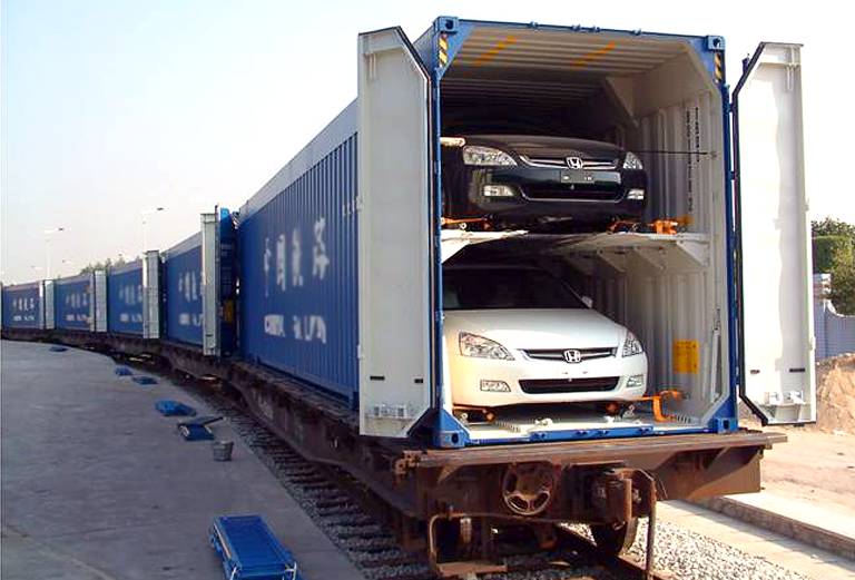 Сколько стоит доставить жд контейнером авто  из Екатеринбурга в Краснодар