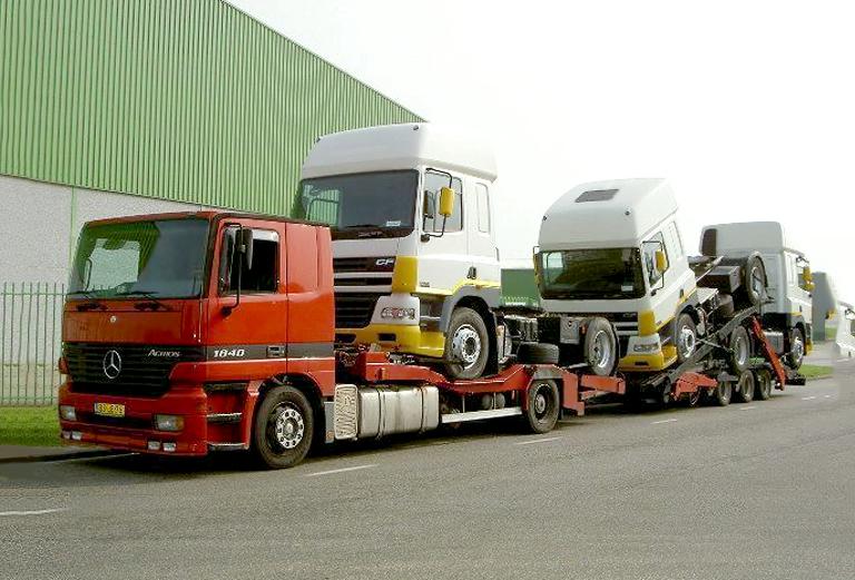 Сколько стоит доставить грузовик  из Нефтеюганска в Казань